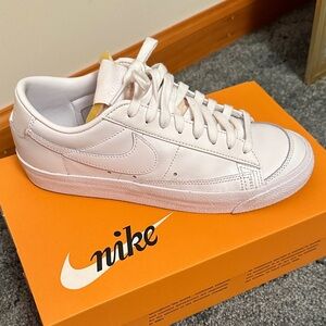 Nike White Blazer Low ‘77